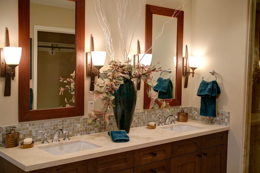 Jak dobrać odpowiednie lustro do łazienki?